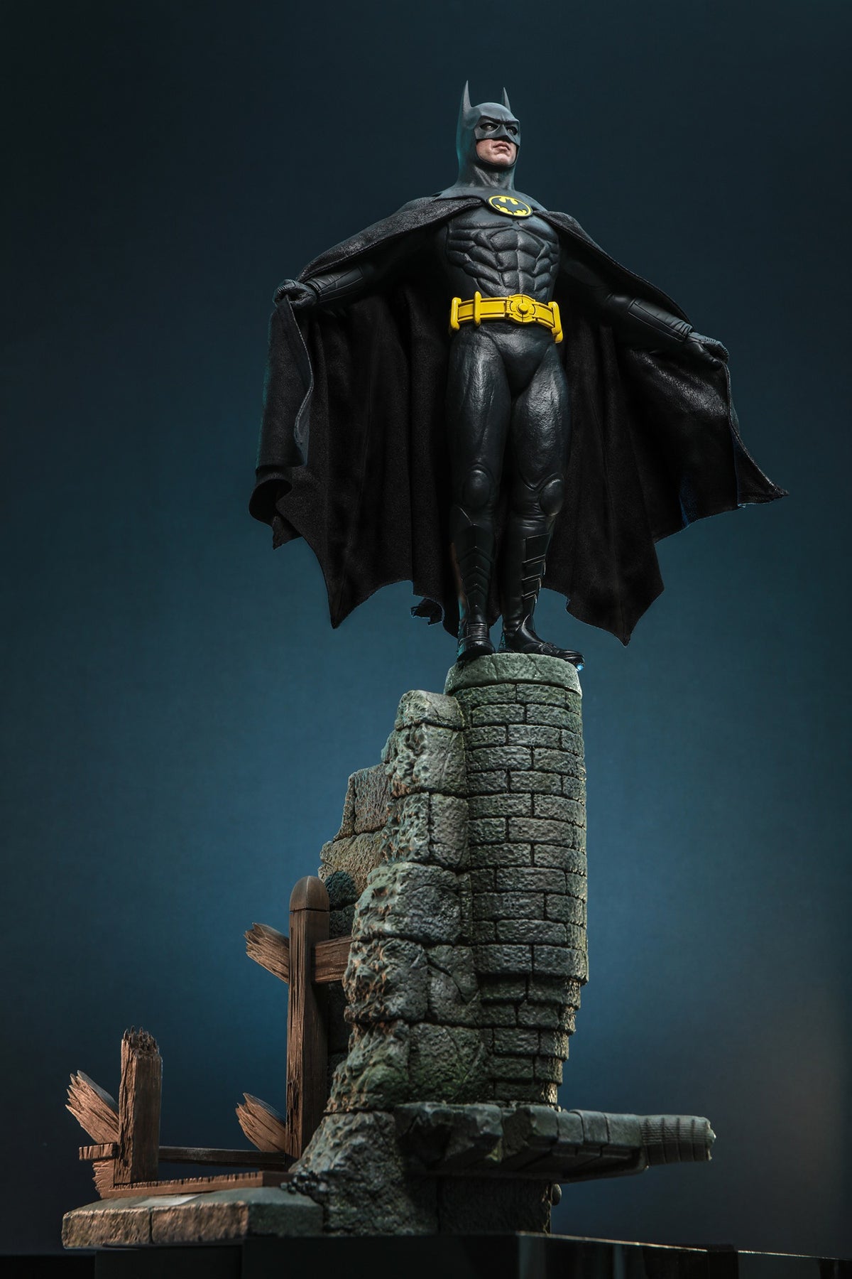 Batman DC Sixth Scale Figure