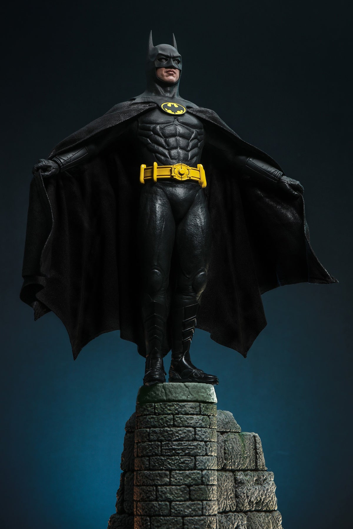 Batman DC Sixth Scale Figure