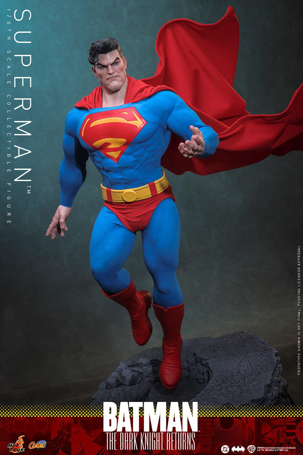 Superman DC Sixth Scale Figure