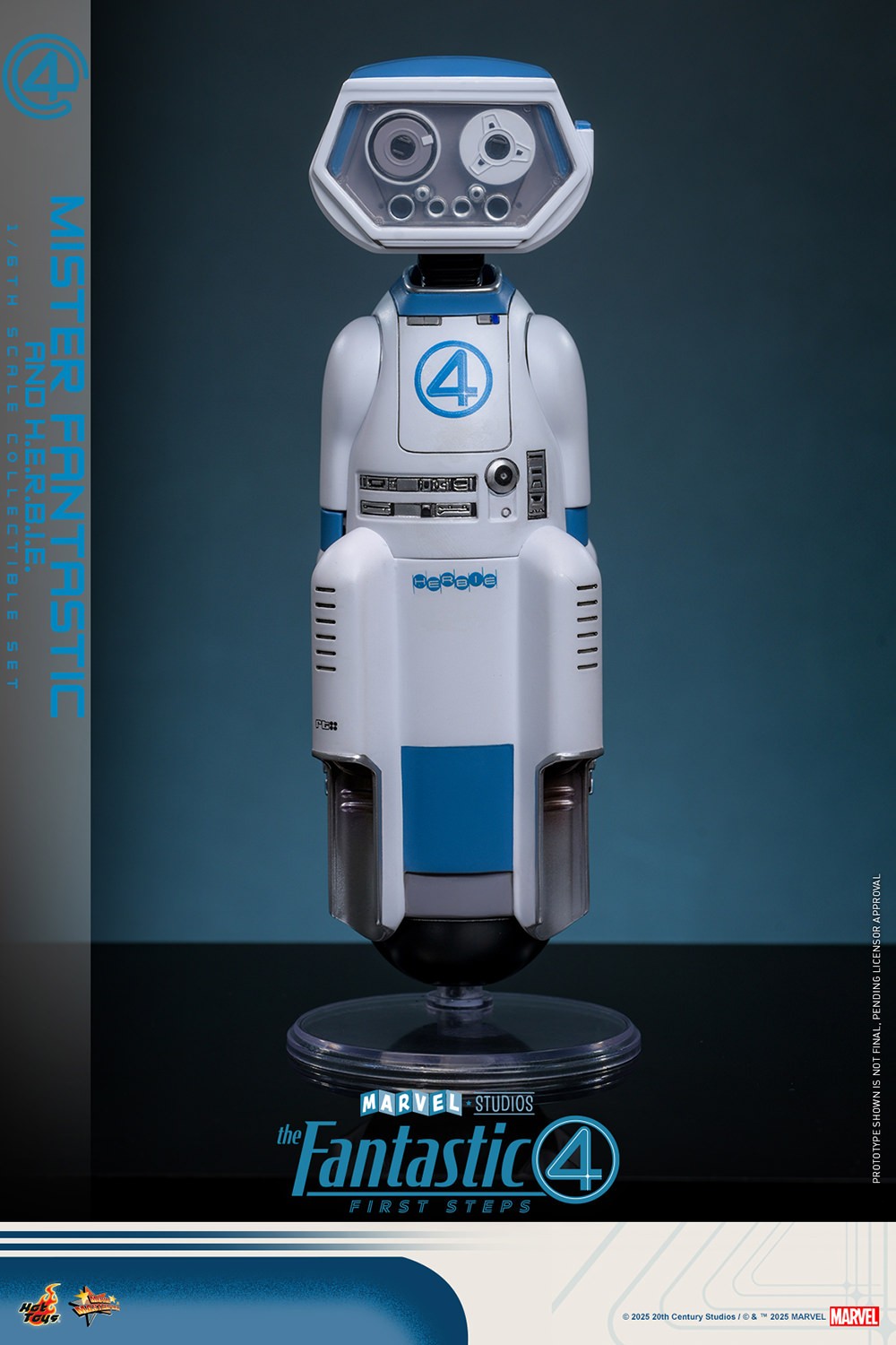 Mister Fantastic Marvel Sixth Scale Figure