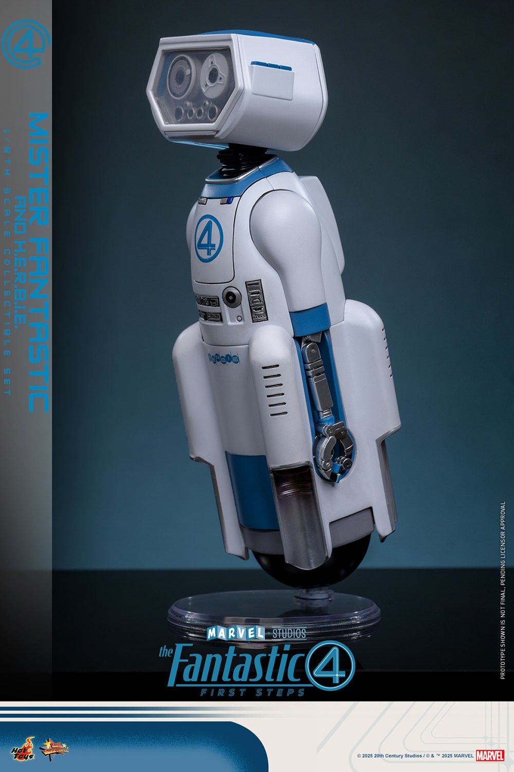 Mister Fantastic Marvel Sixth Scale Figure