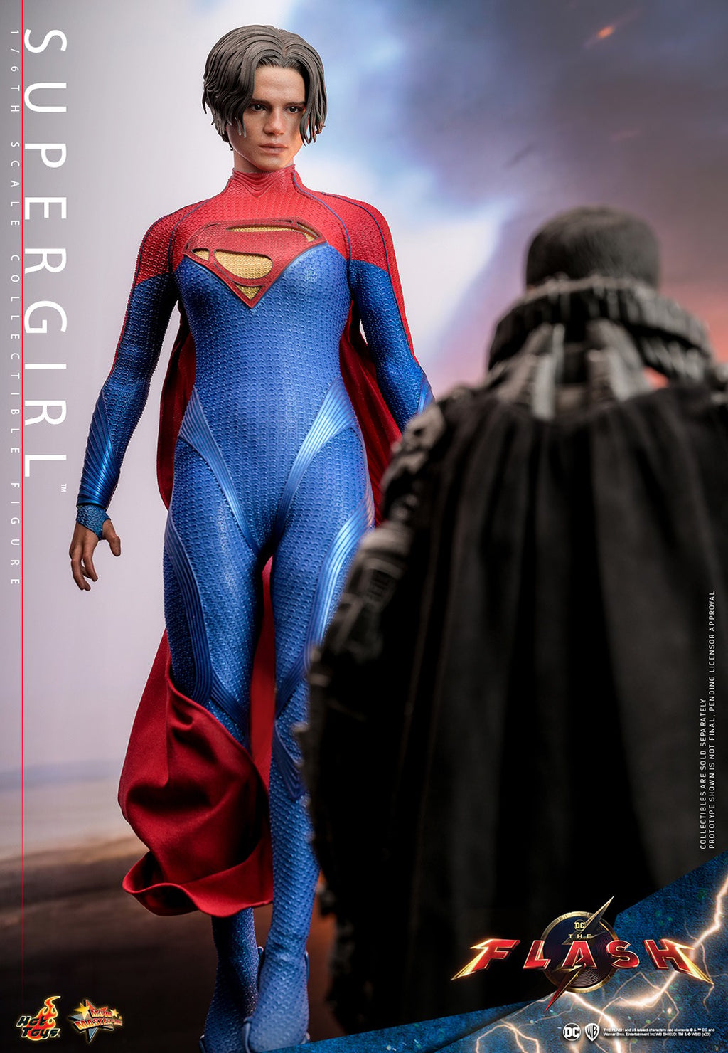 Supergirl DC Sixth Scale Figure