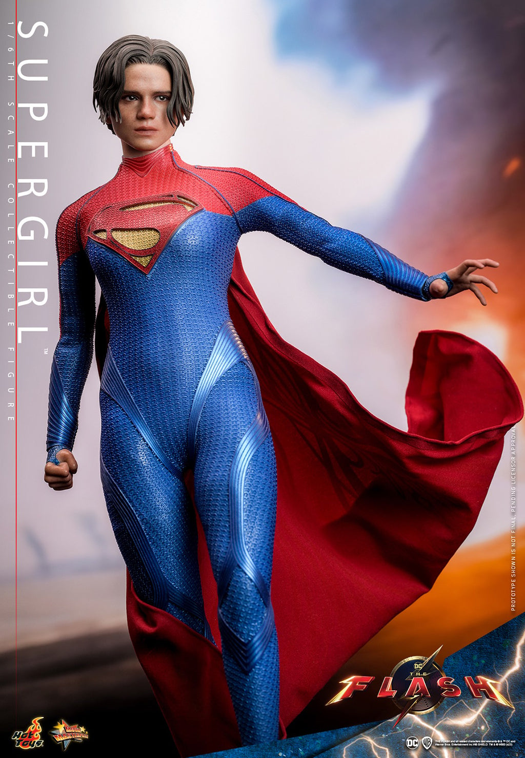 Supergirl DC Sixth Scale Figure