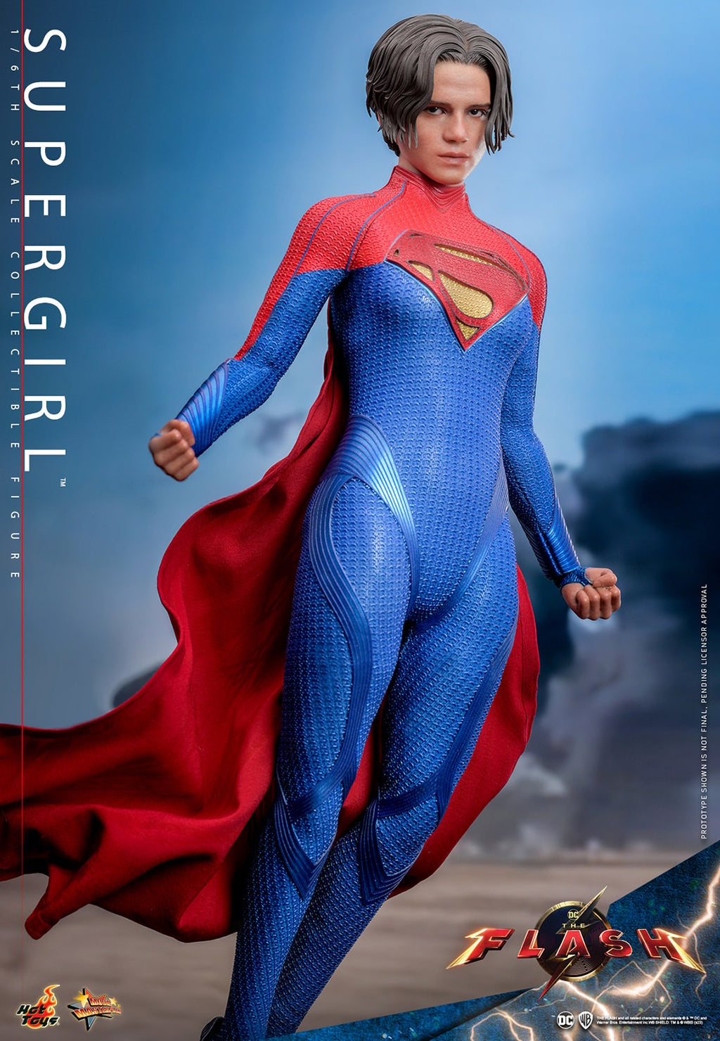 Supergirl DC Sixth Scale Figure