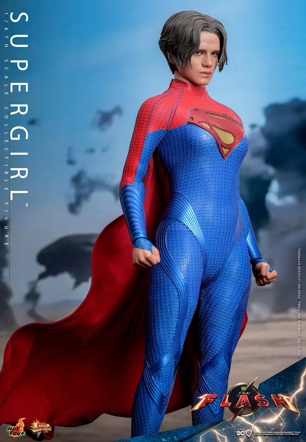 Supergirl DC Sixth Scale Figure