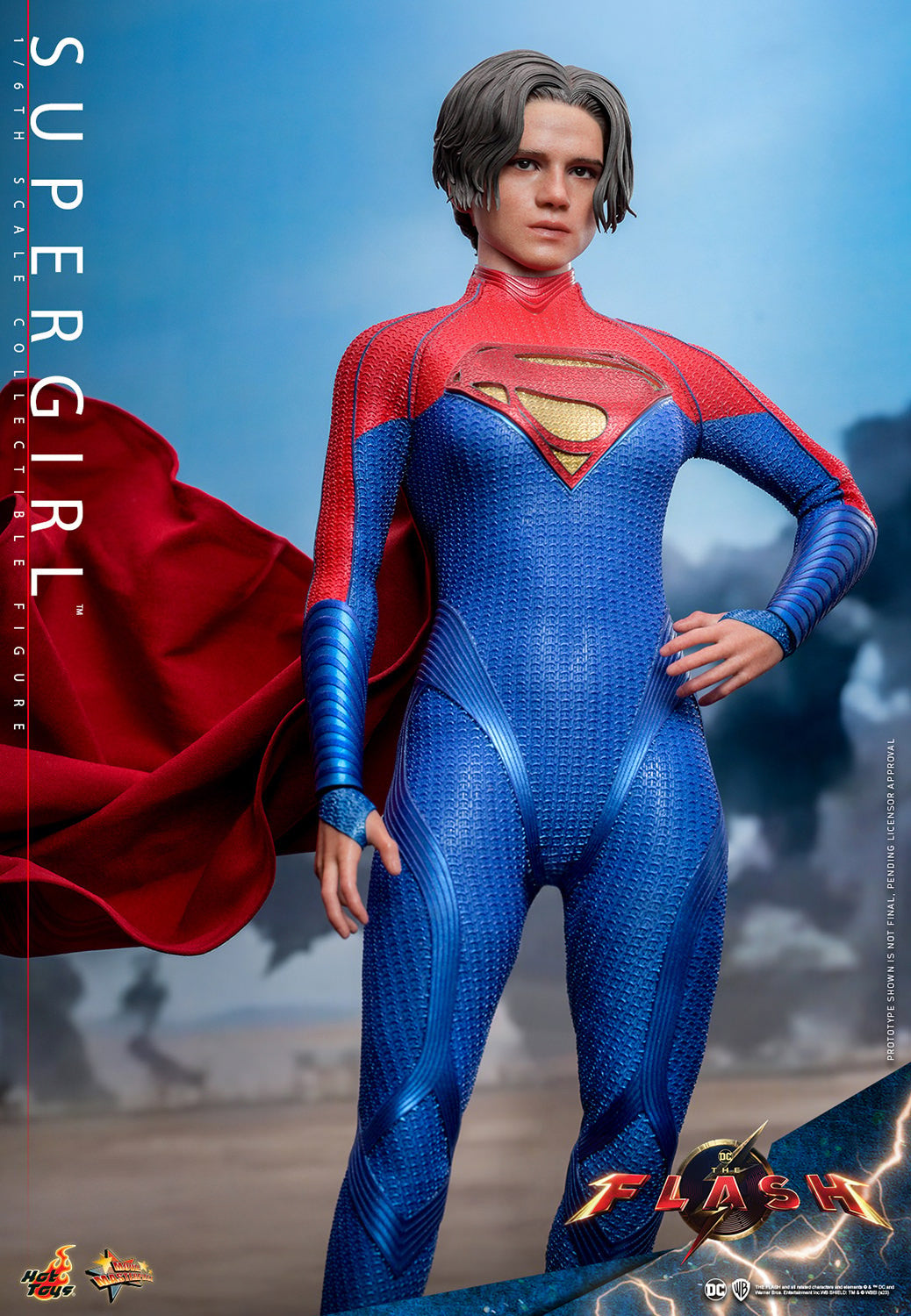Supergirl DC Sixth Scale Figure