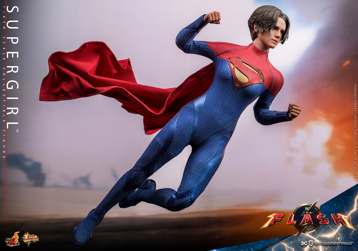 Supergirl DC Sixth Scale Figure