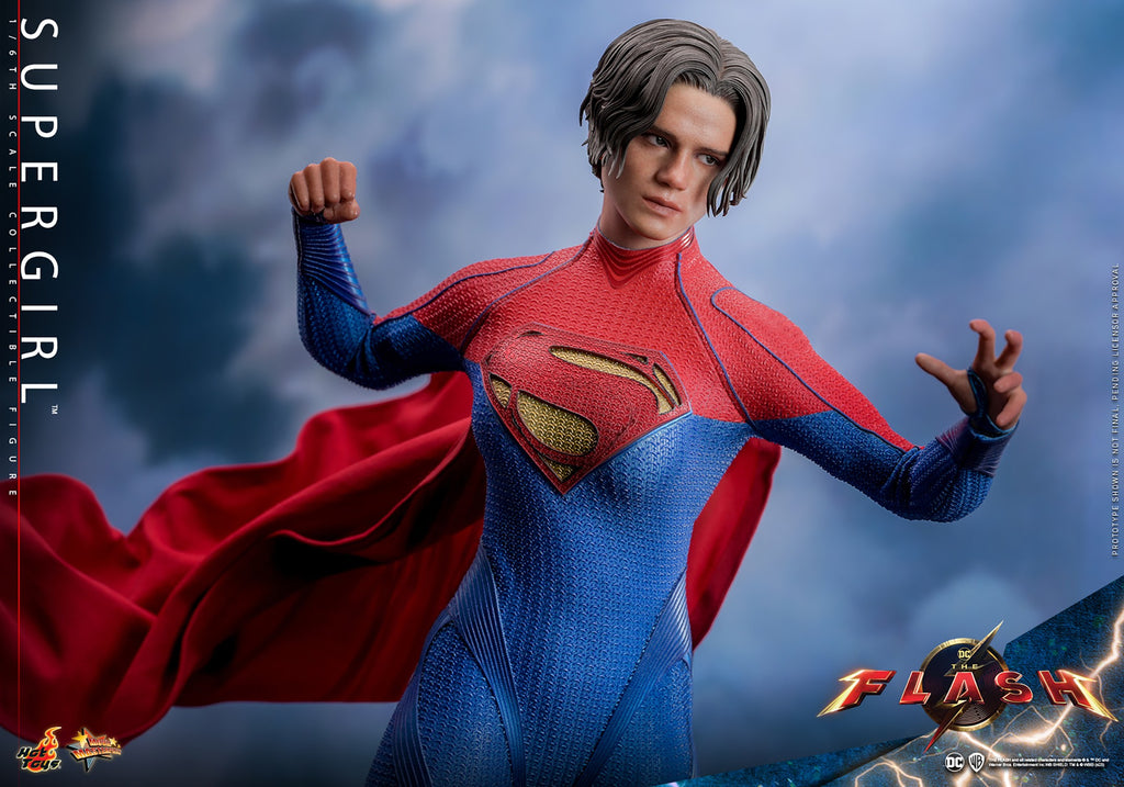 Supergirl DC Sixth Scale Figure