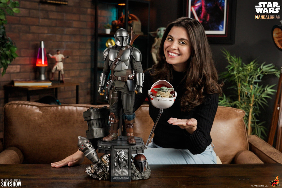The Mandalorian and The Child Star Wars Quarter Scale Figure