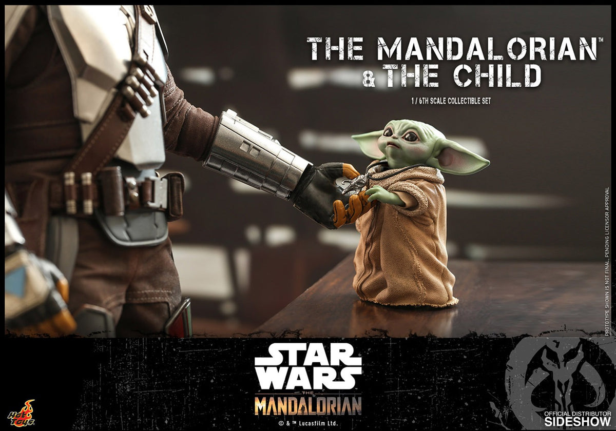 The Mandalorian and The Child Star Wars Sixth Scale Figure